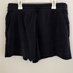 Lululemon Women’s Softstreme Shorts 4”